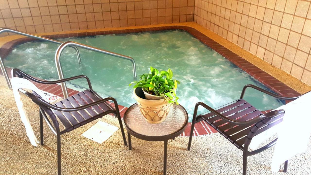 Americinn By Wyndham Garden City Extérieur photo